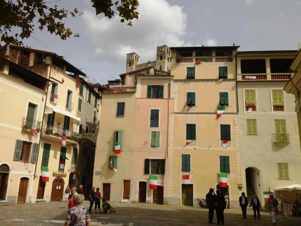 Beb I Girasoli Apartment Dolceacqua Bagian luar foto