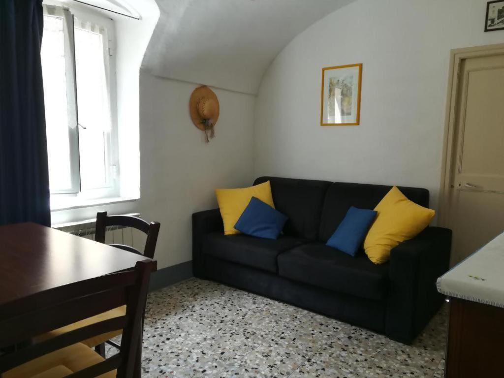 Beb I Girasoli Apartment Dolceacqua Bagian luar foto
