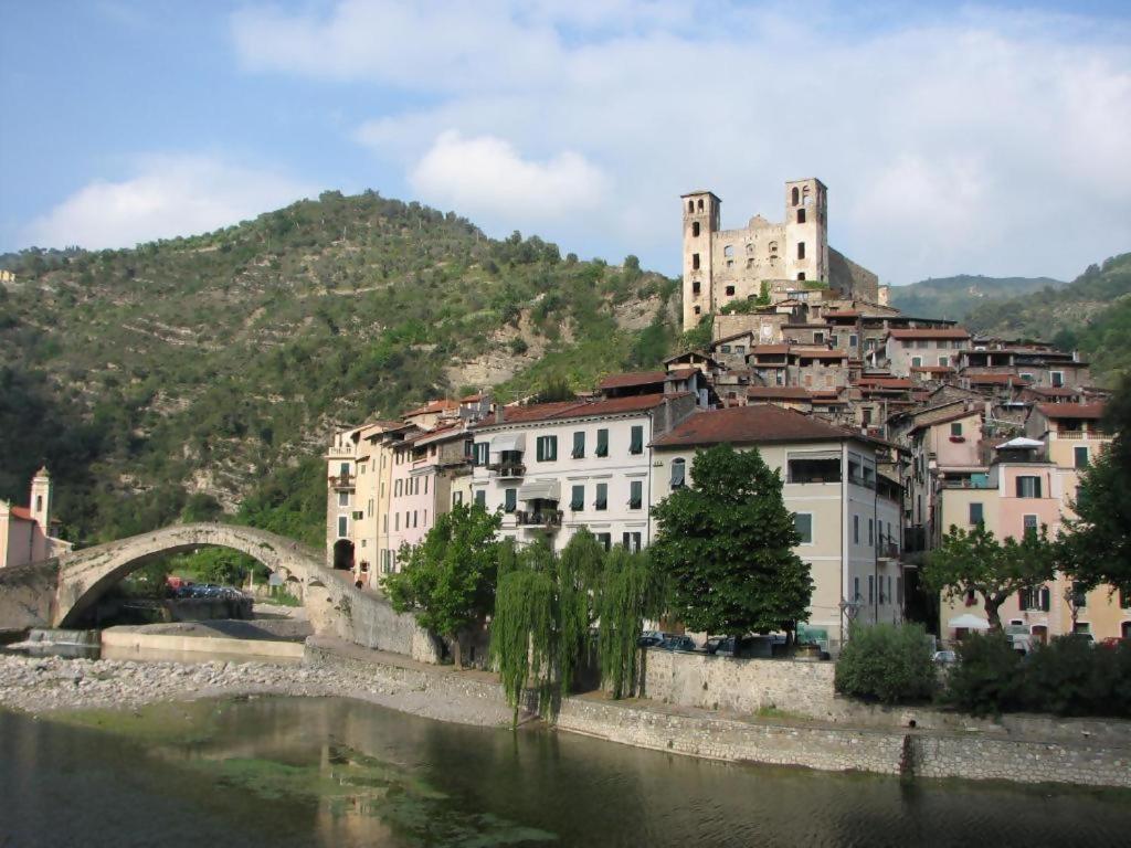 Beb I Girasoli Apartment Dolceacqua Bagian luar foto